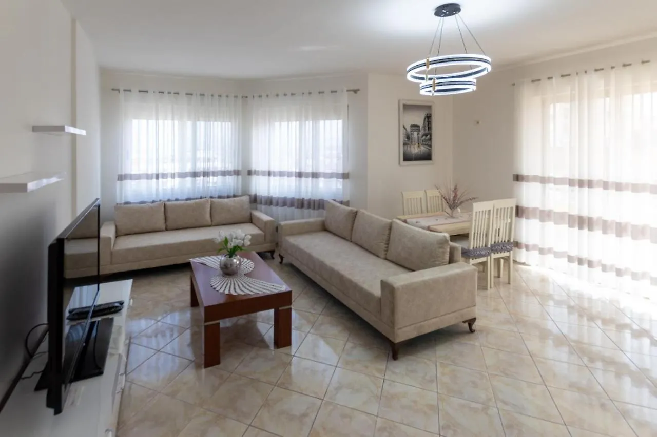 Spacious 2 Bedroom Apartment In Durres Beach Albanië