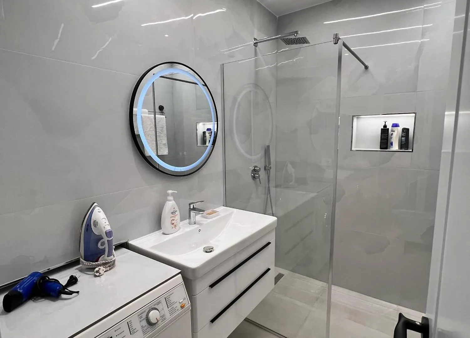 Spacious 2 Bedroom Apartment In Durres Beach Albanië